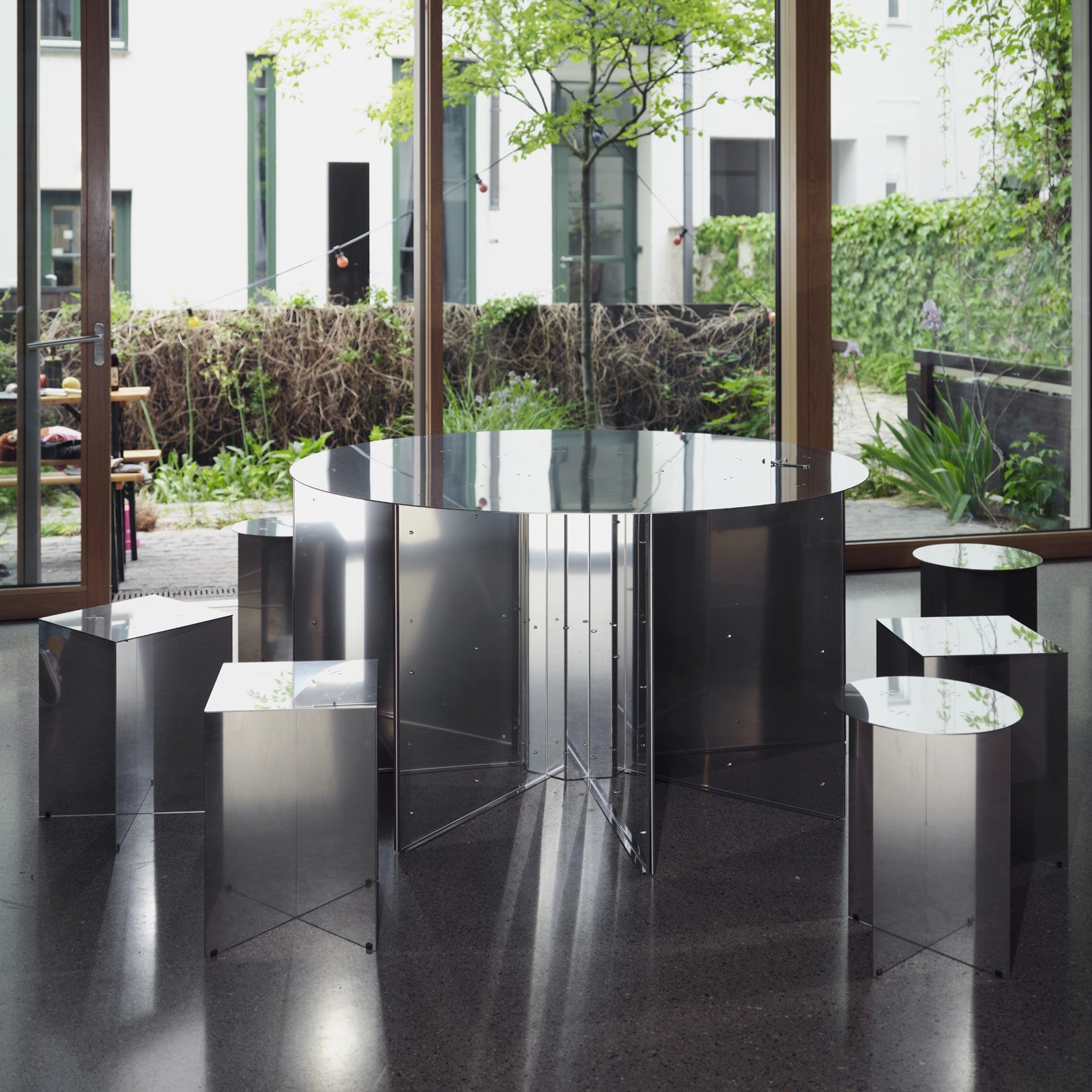 NM07 Stool