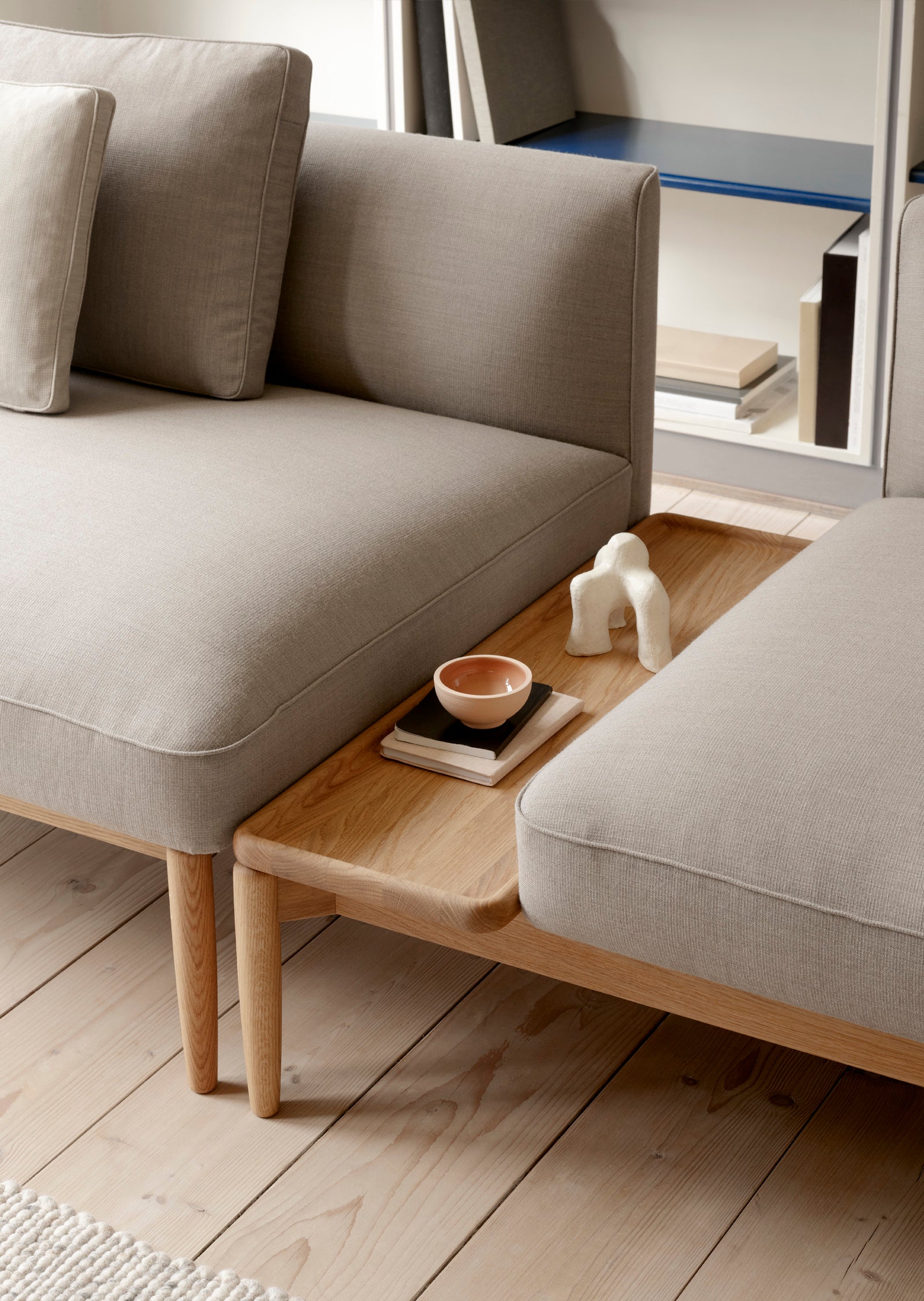 E331 Embrace Sofa — Large Right Table Section