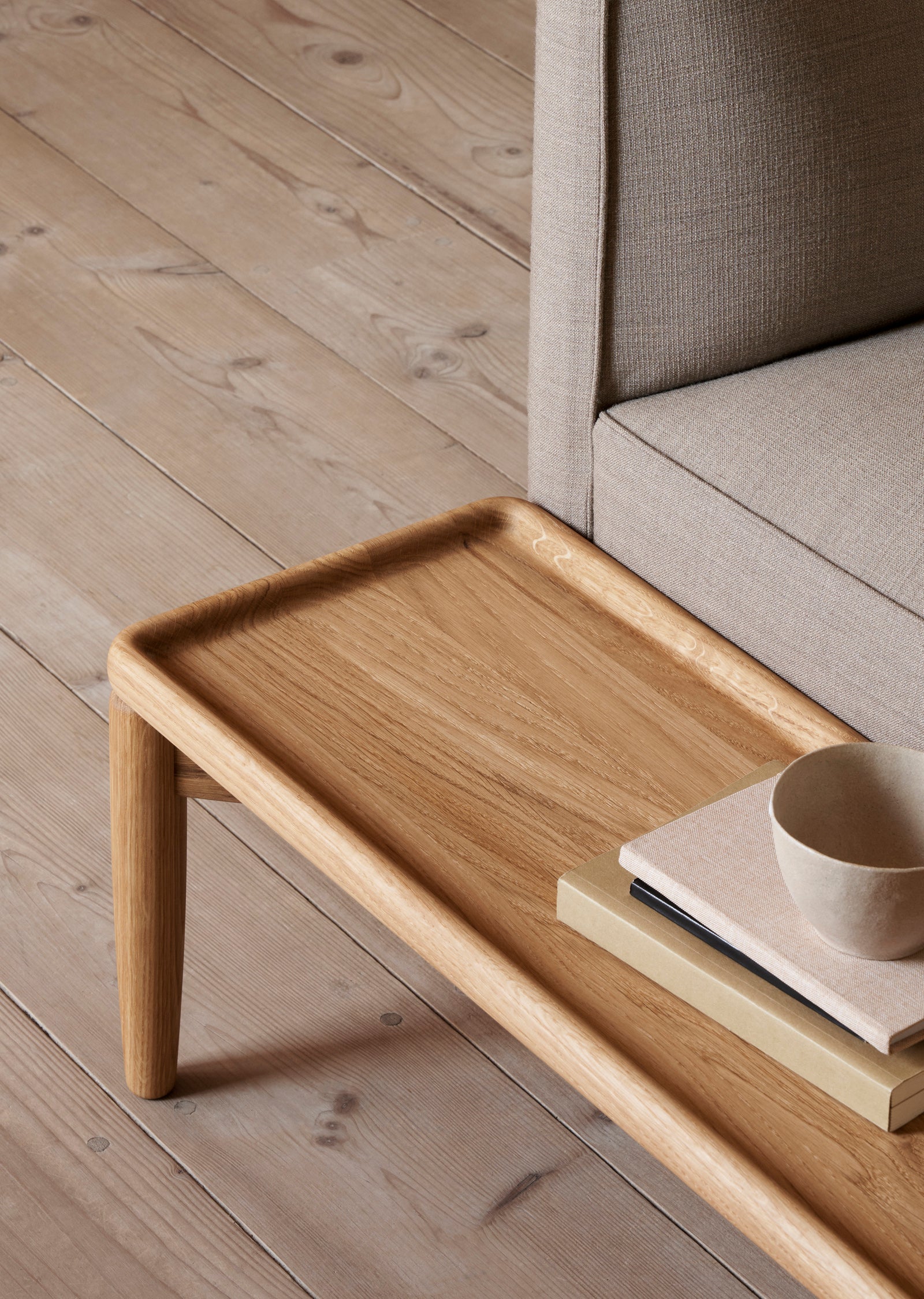 E331 Embrace Sofa — Large Right Table Section