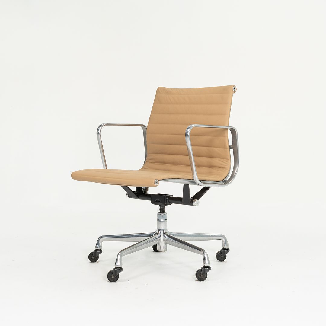 Eames Aluminum Group Management Desk Chair