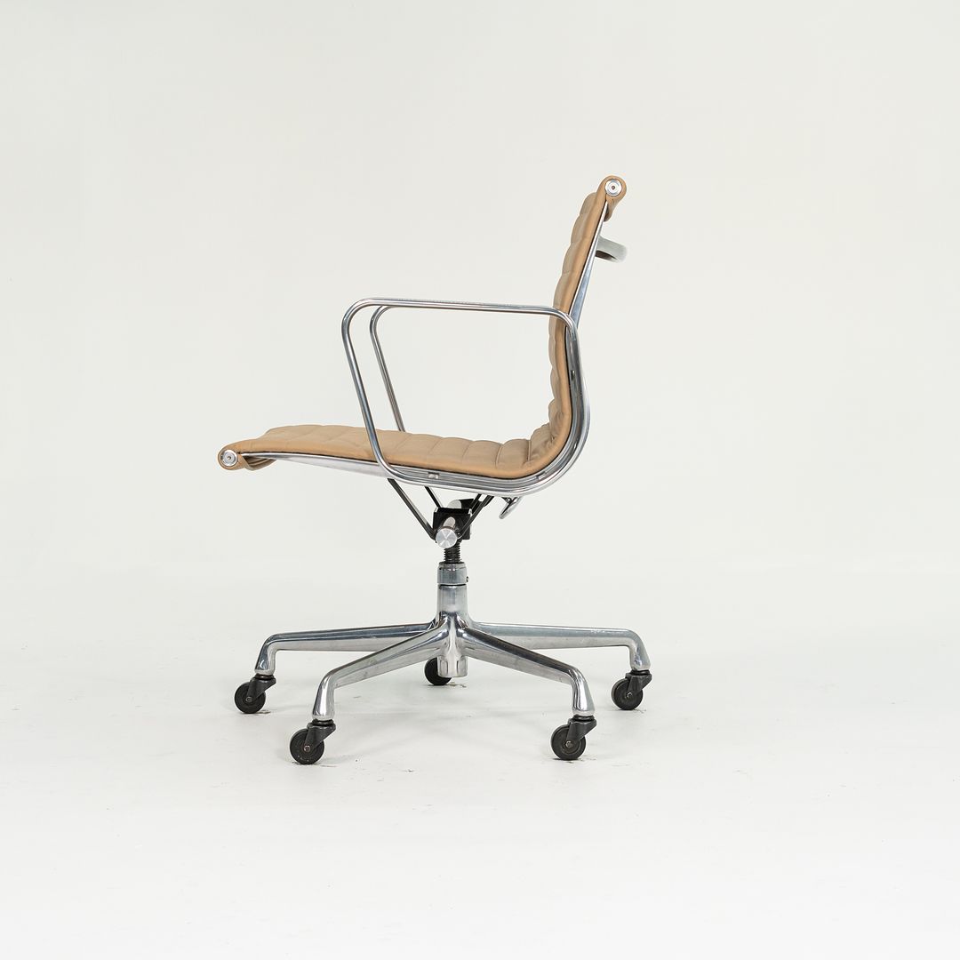 Eames Aluminum Group Management Desk Chair
