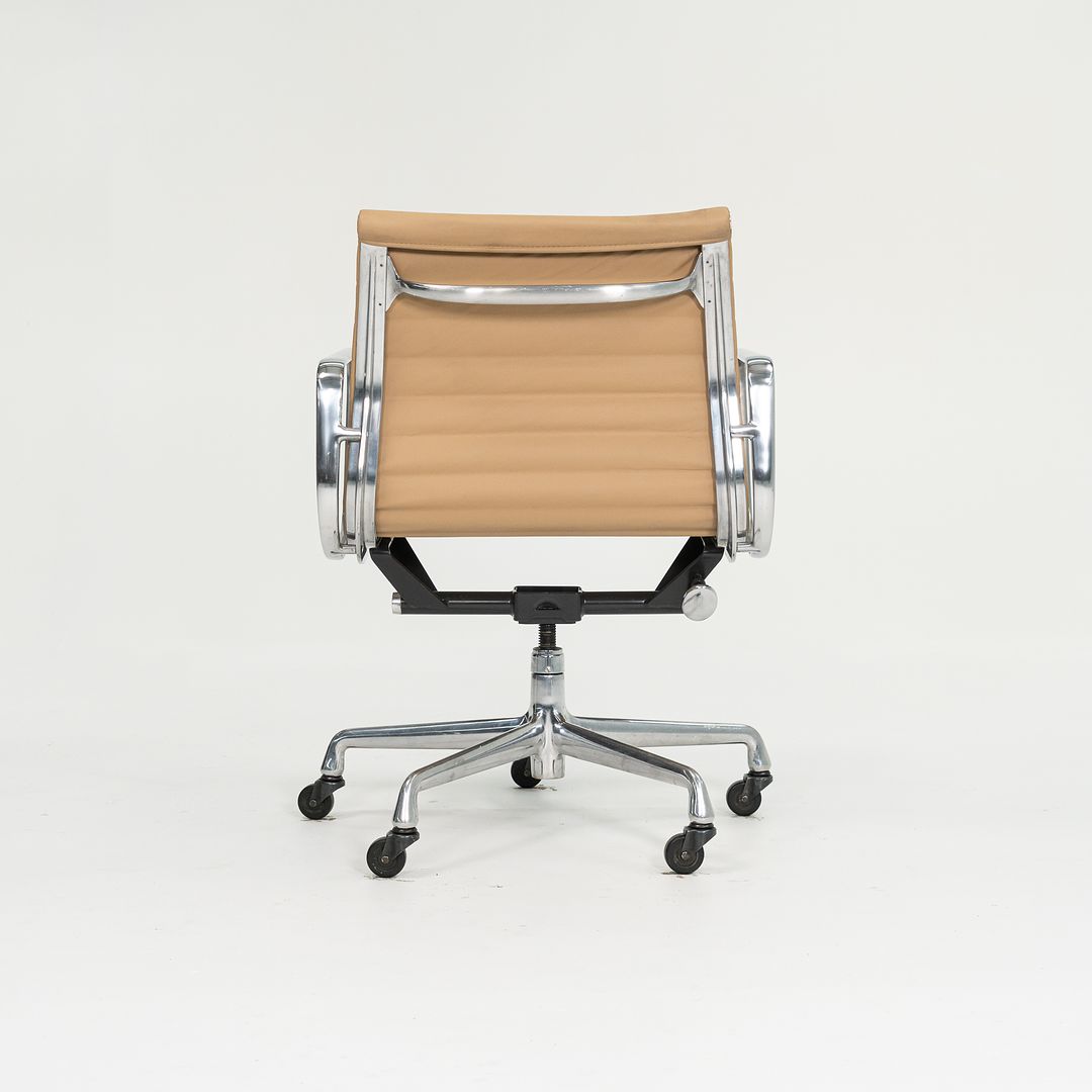 Eames Aluminum Group Management Desk Chair