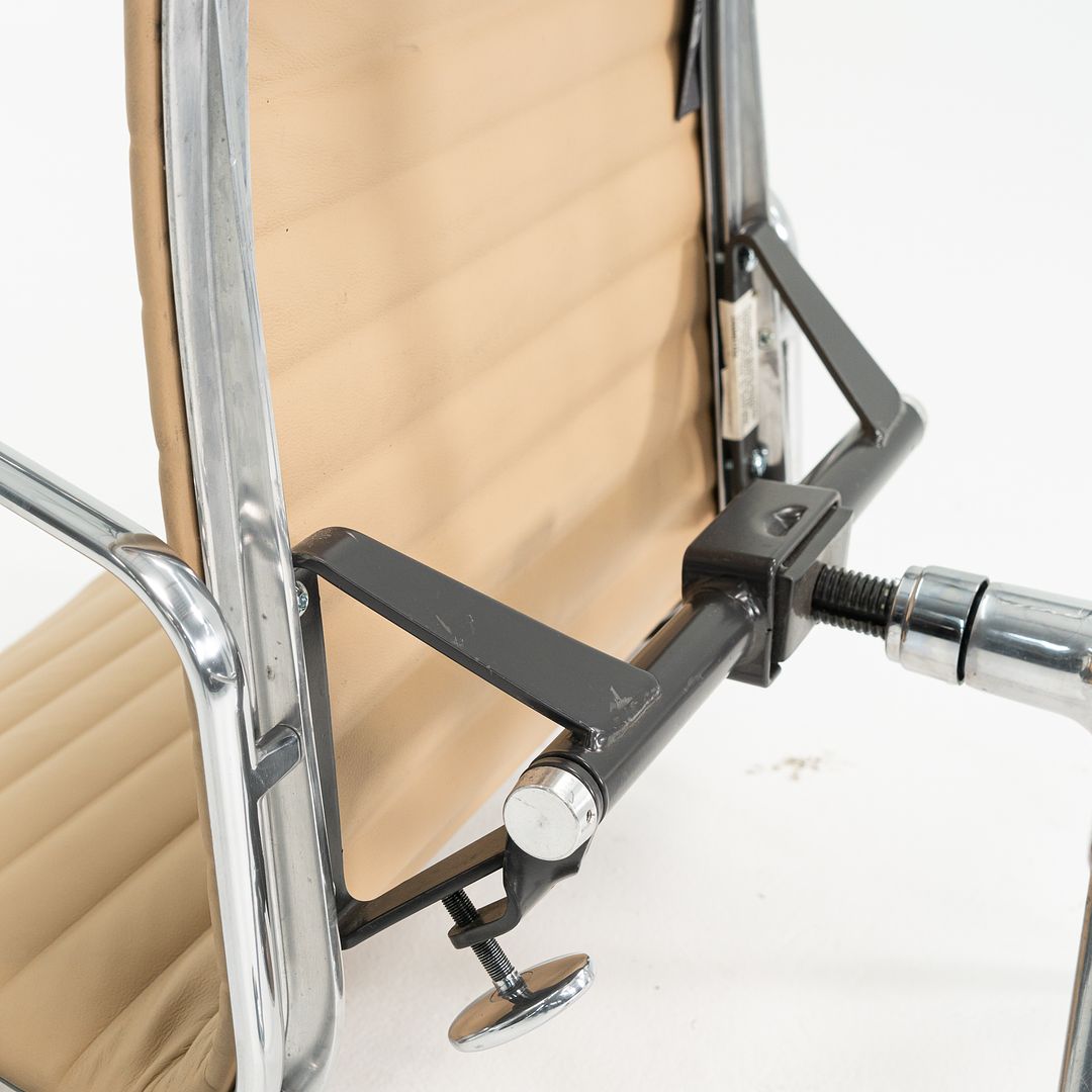 Eames Aluminum Group Management Desk Chair