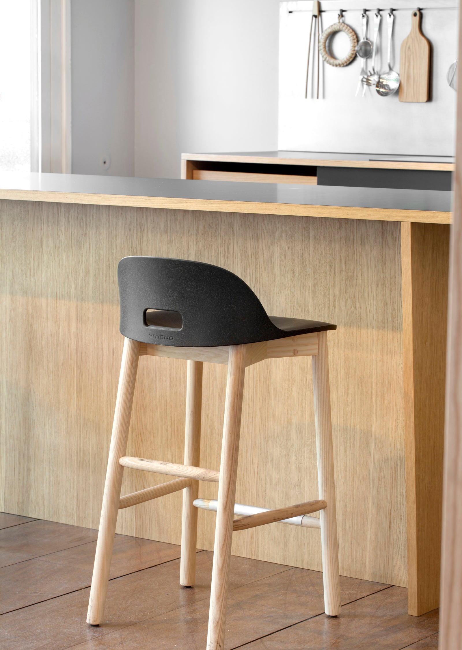 Alfi Bar and Counter Stool