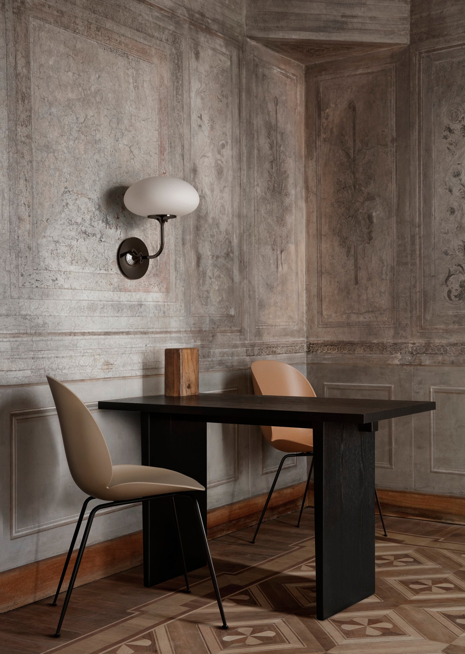 Stemlite Wall Lamp