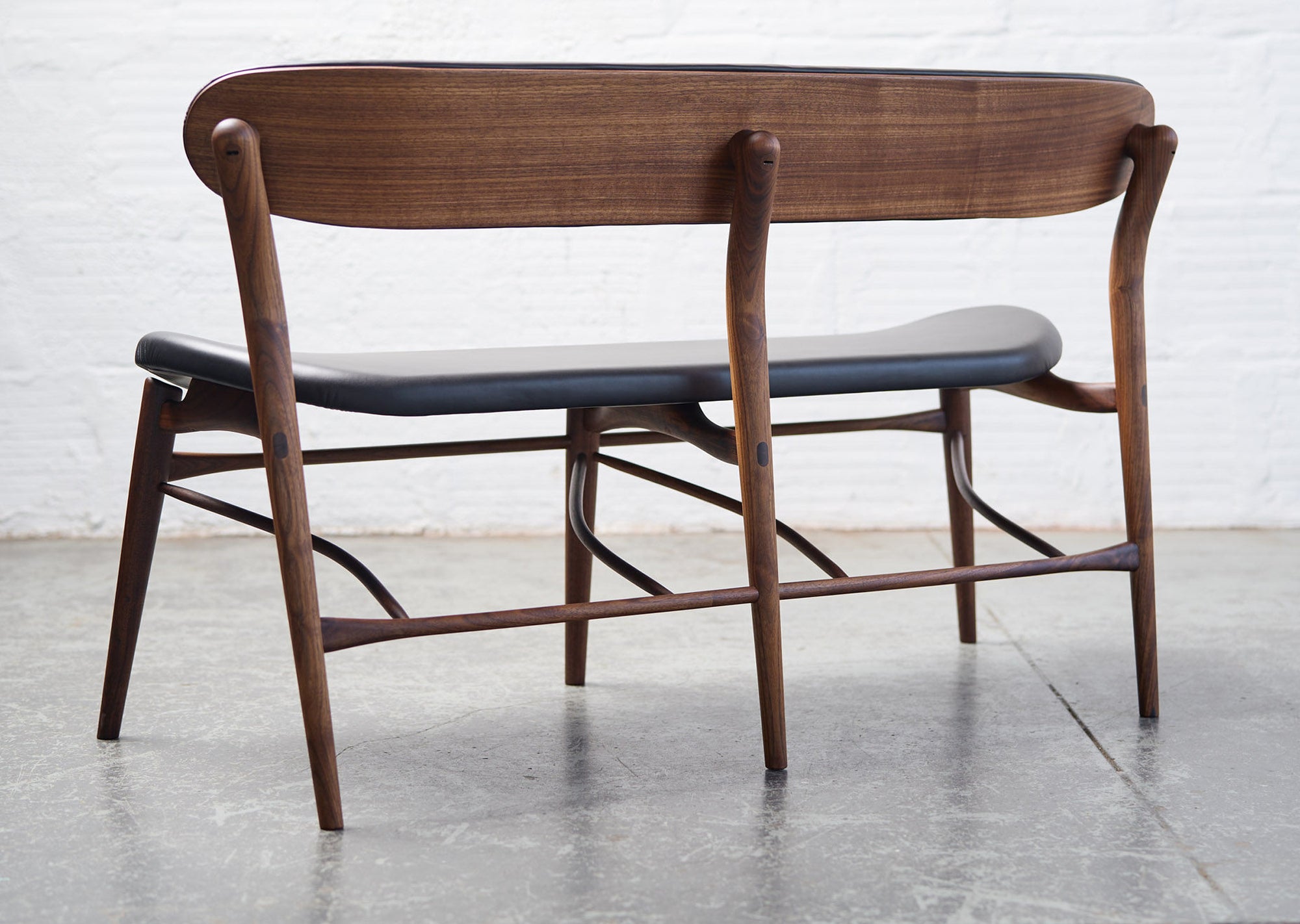 Fjoon Settee