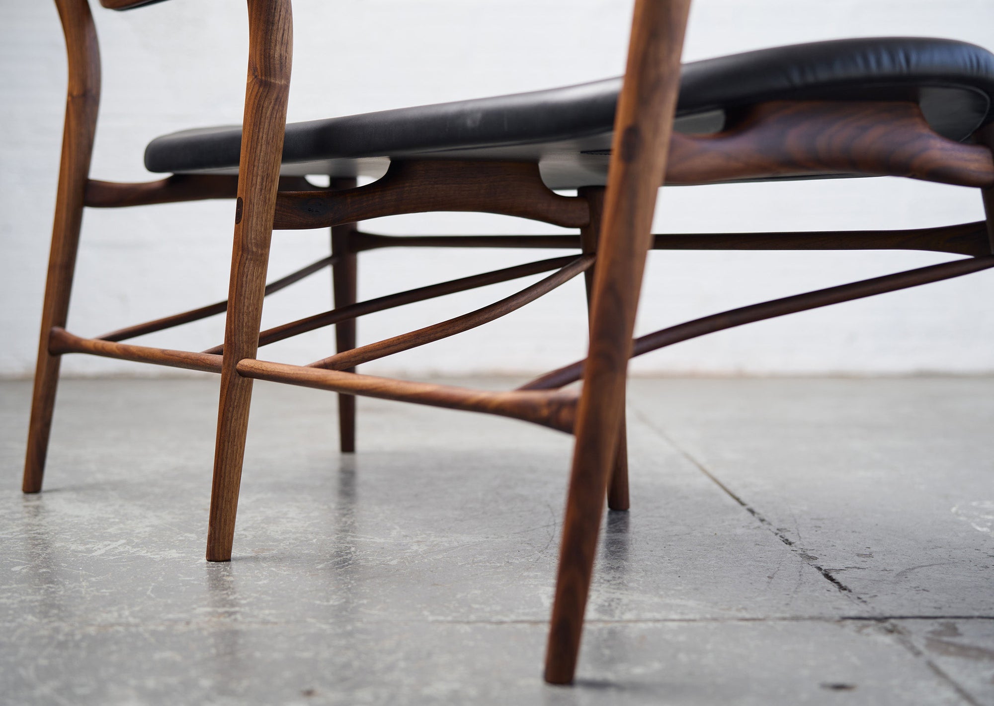 Fjoon Settee