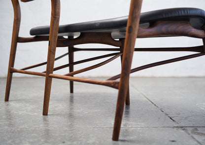 Fjoon Settee
