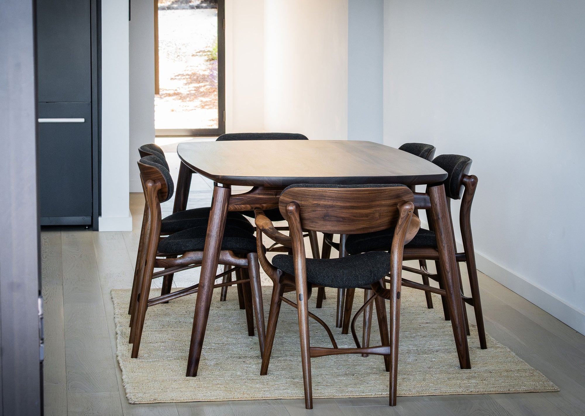 Fjoon Chair