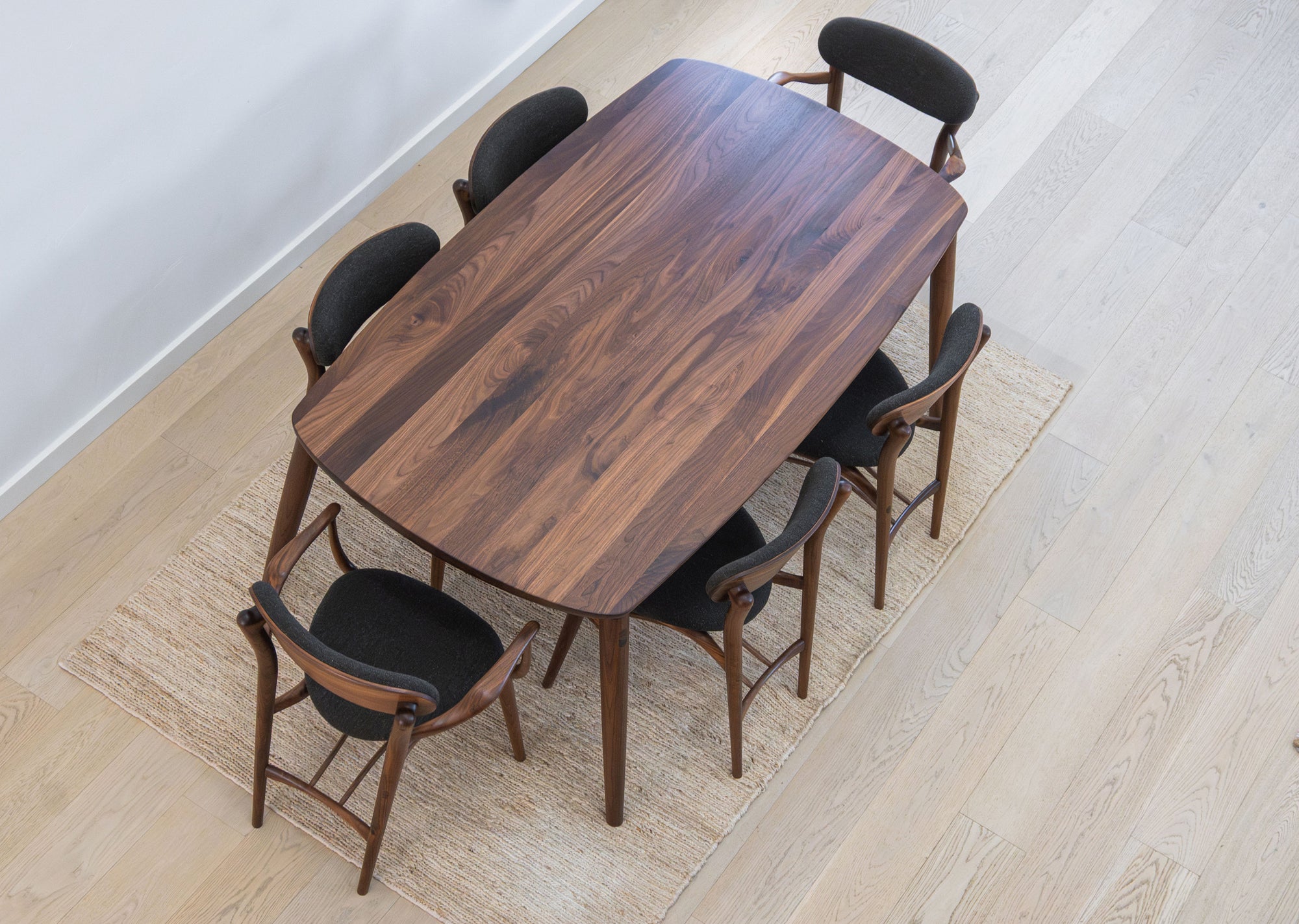 Fjoon Dining Table