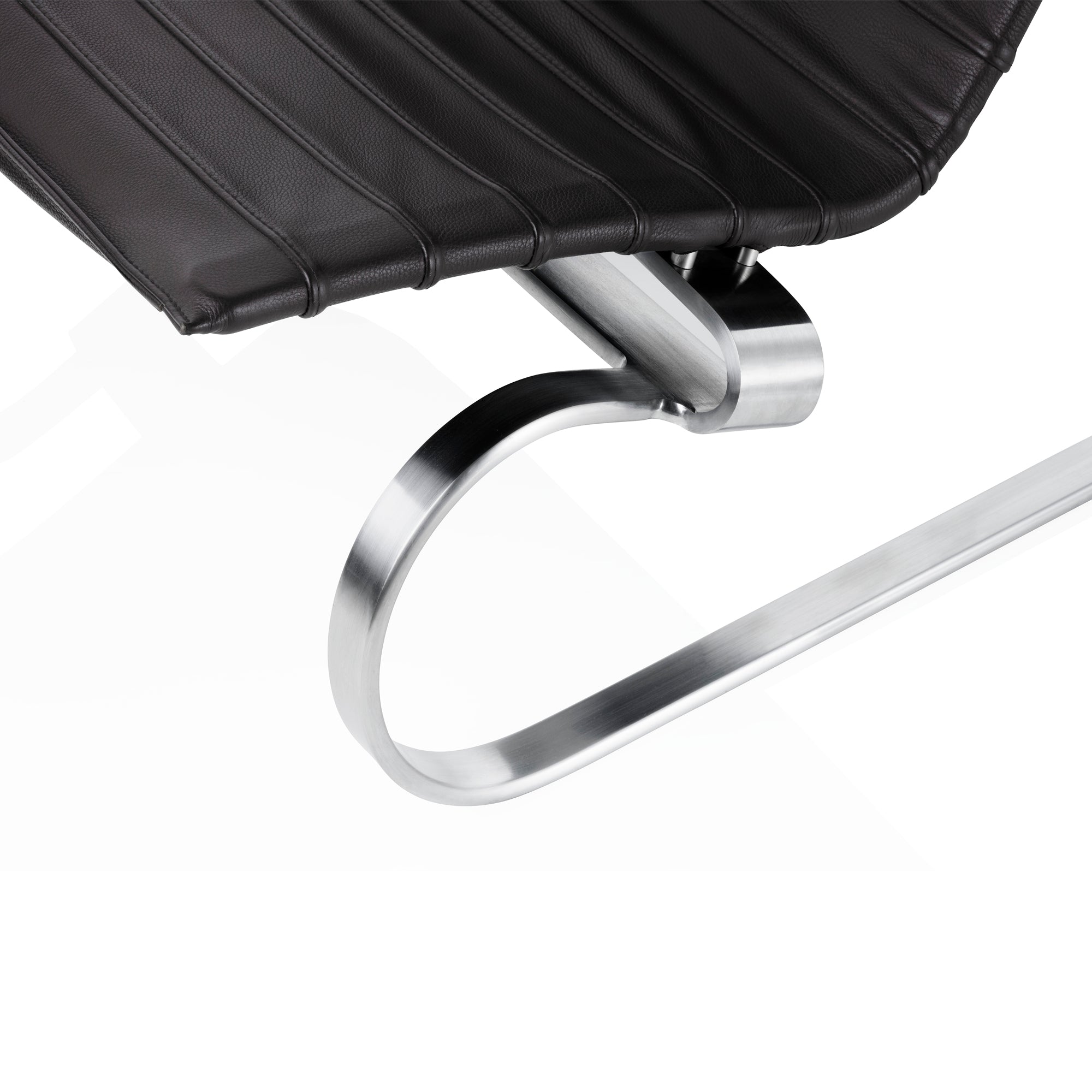 PK20 Lounge Chair — Leather