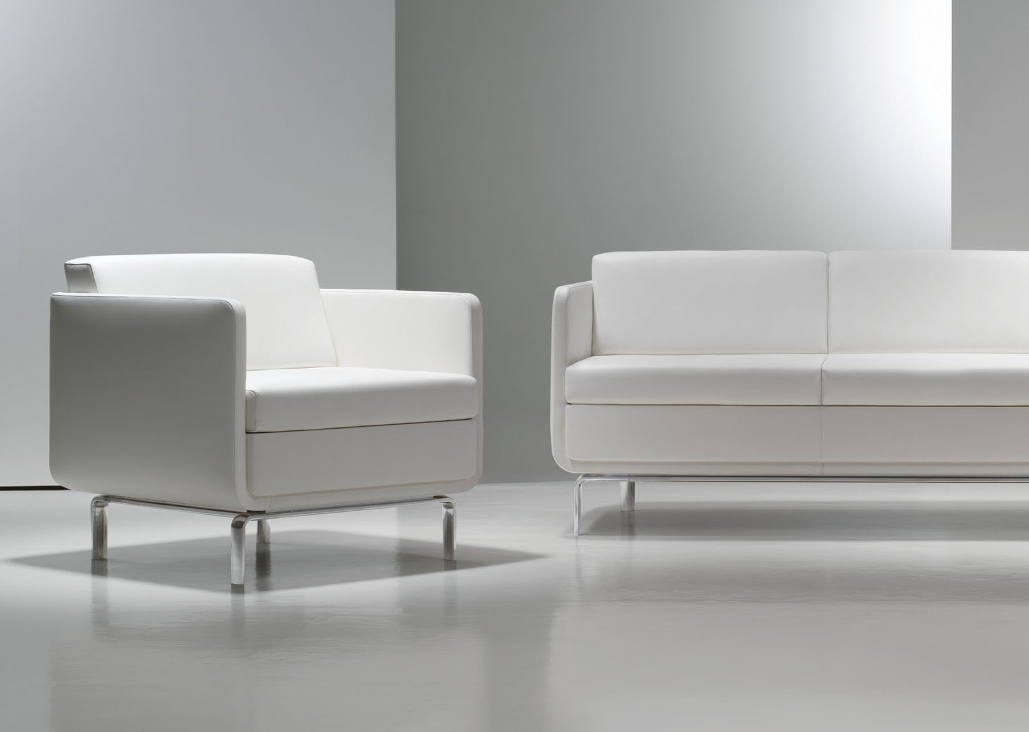 Gaia Lounge Chair — High Arm