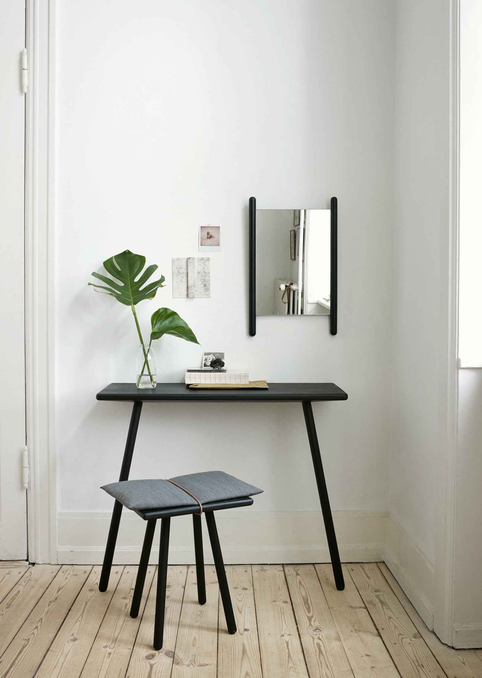 Georg Console Table