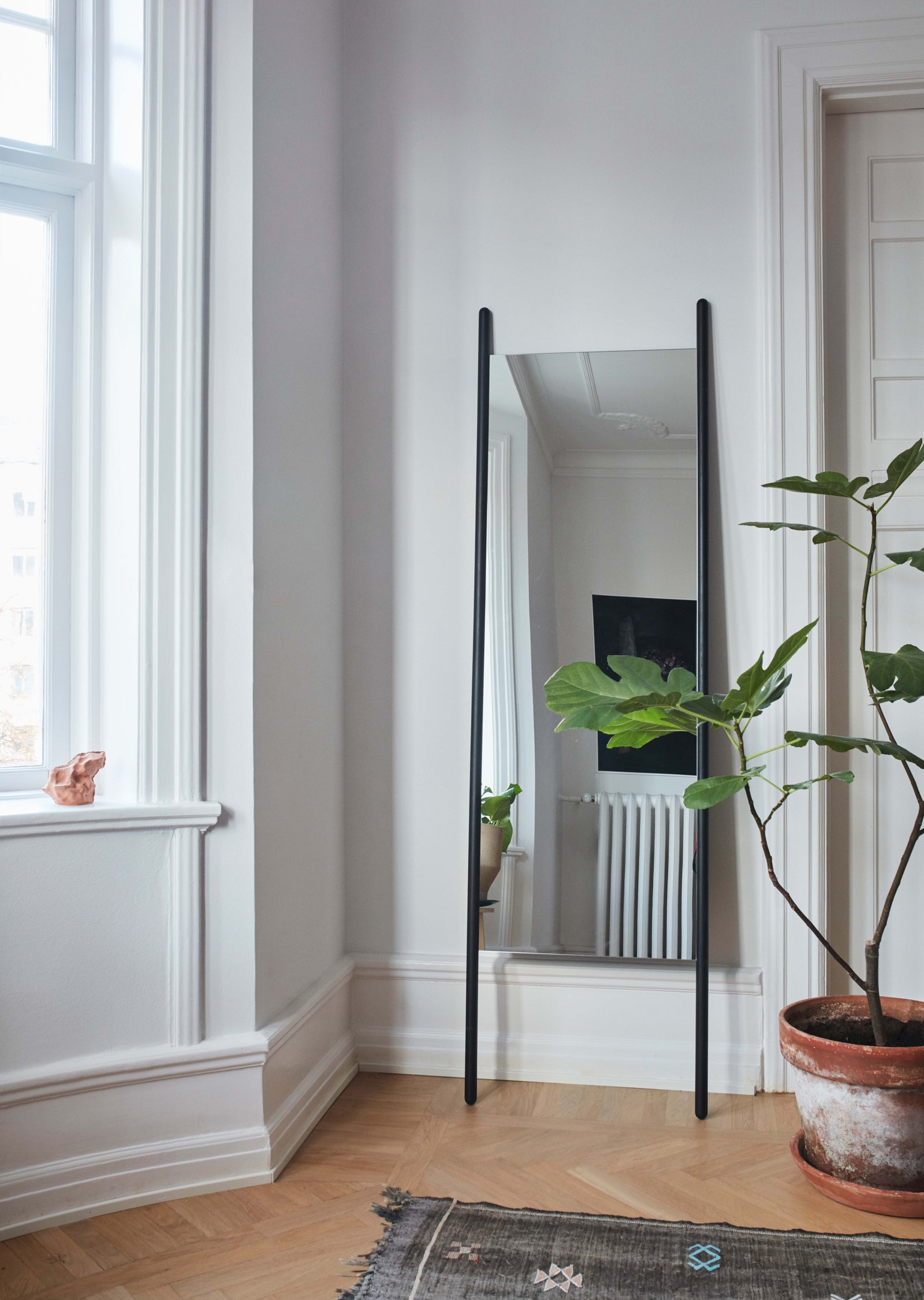 Georg Mirror
