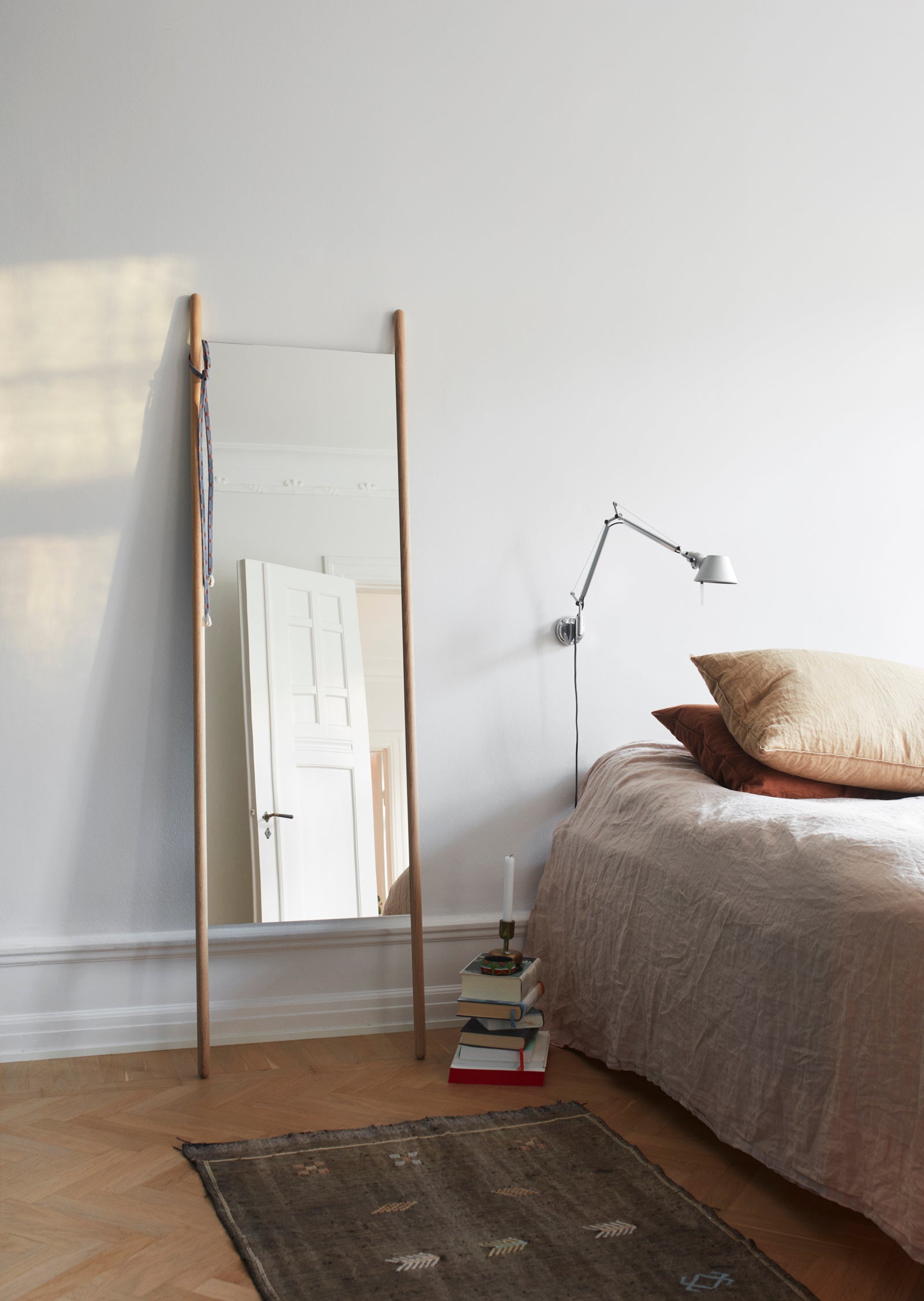 Georg Mirror