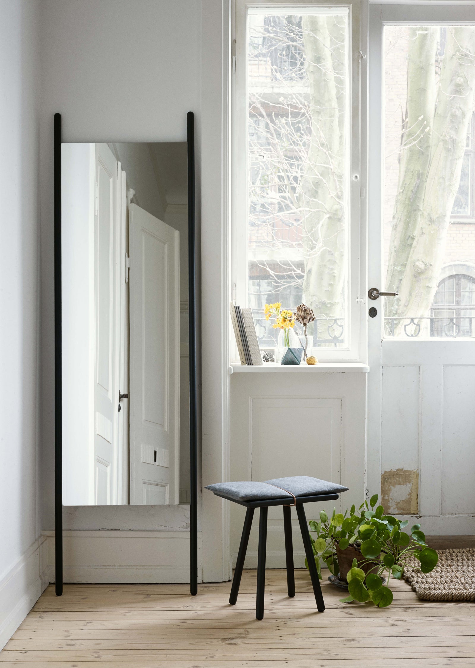 Georg Mirror