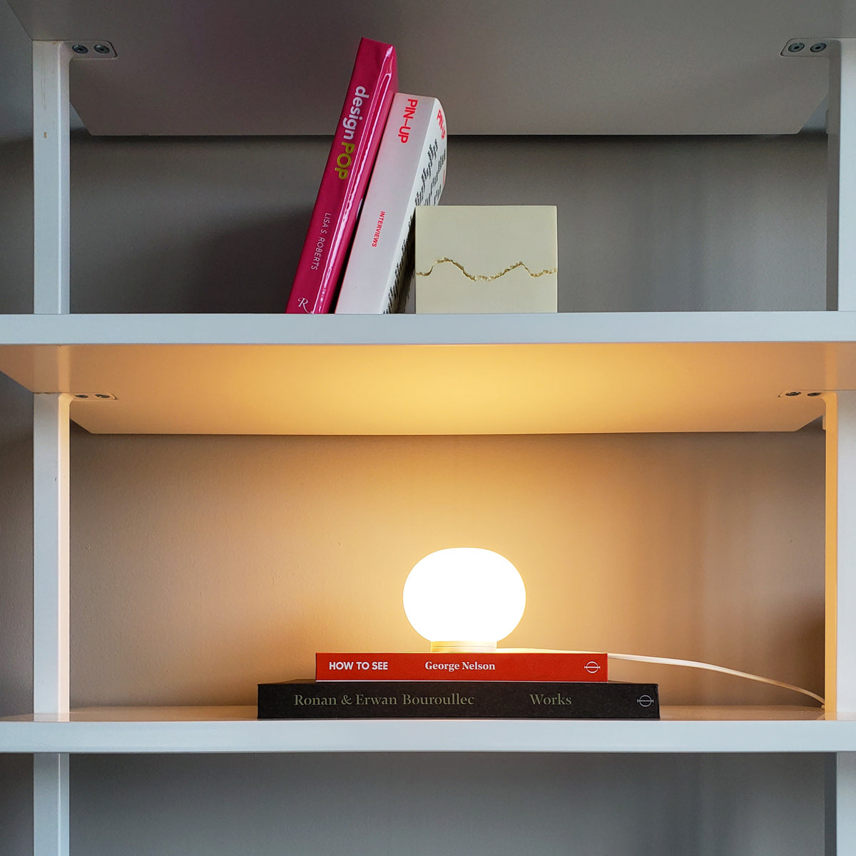 Glo-Ball Basic Table Lamp