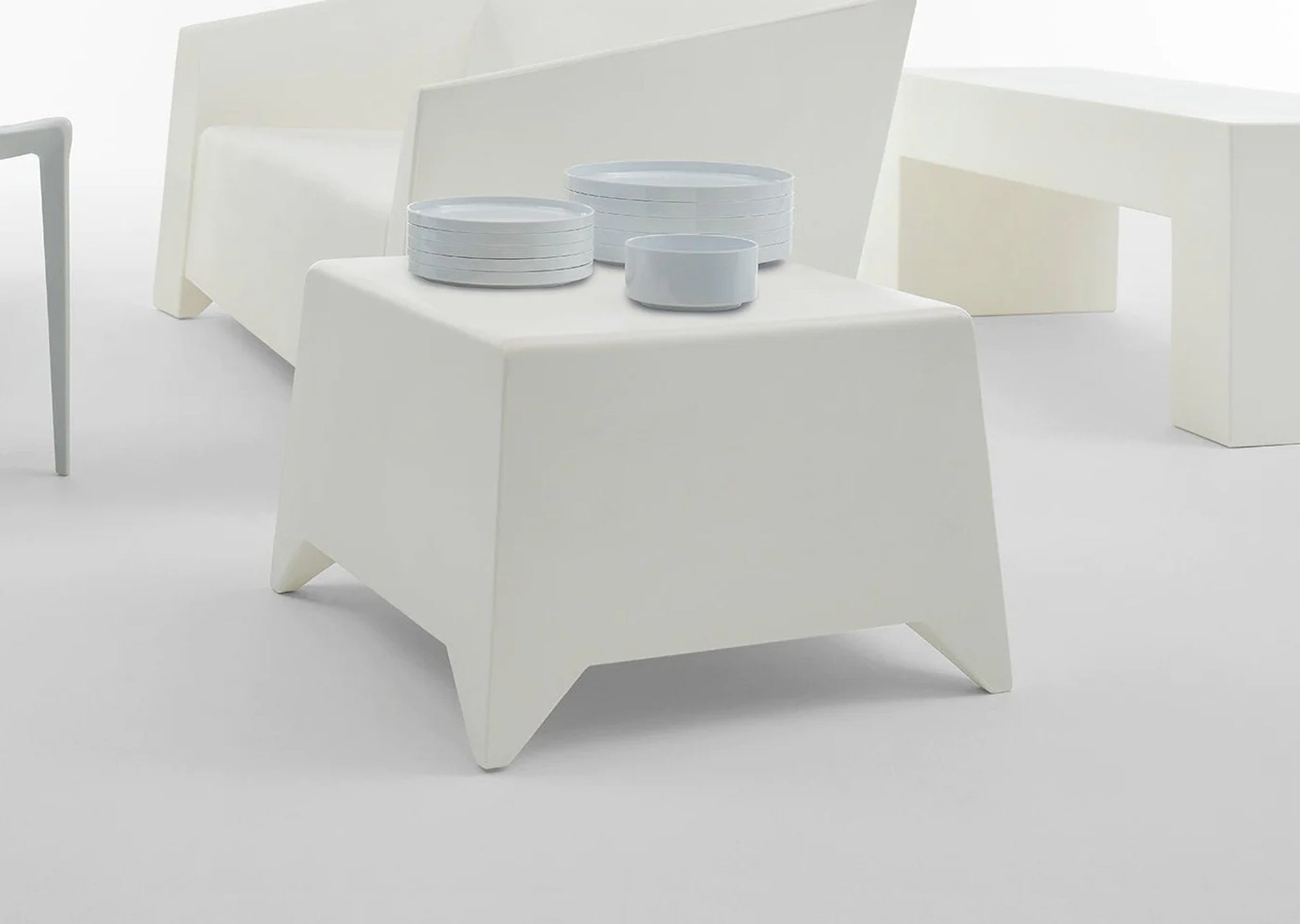 MB5 Coffee Table