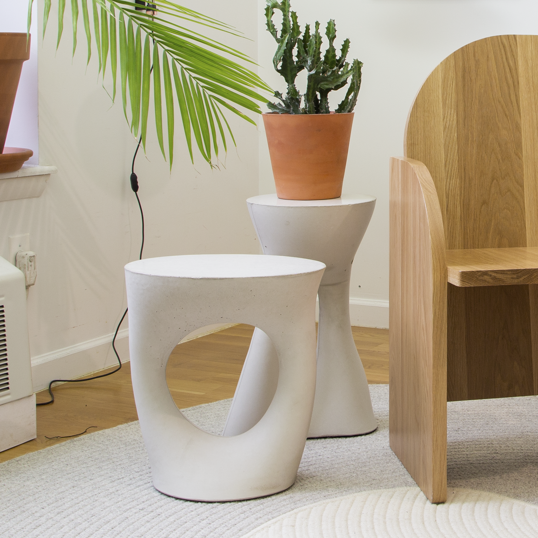 Kreten Side Table — Short / Grey