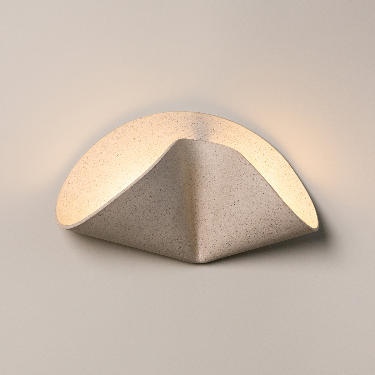 Shado Sconce