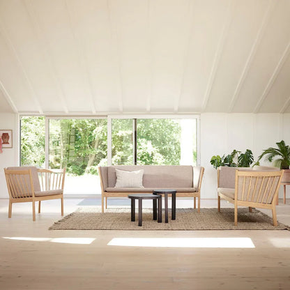 J146 Armchair — Nature Lacquered Oak / Light Grey