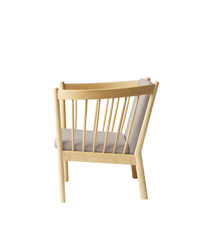 J146 Armchair — Nature Lacquered Oak / Beige
