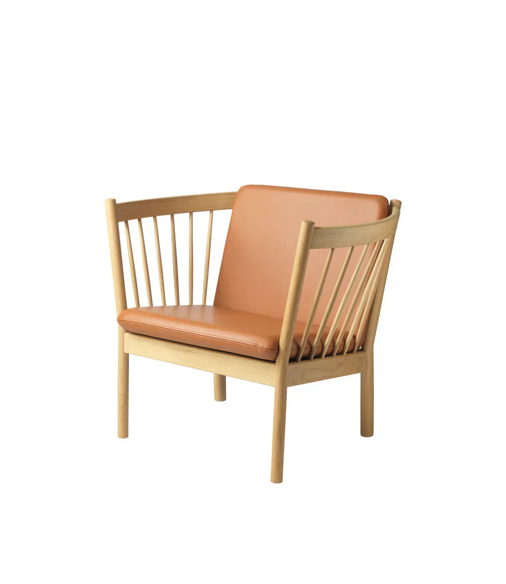 J146 Armchair — Nature Lacquered Oak / Cognac Leather