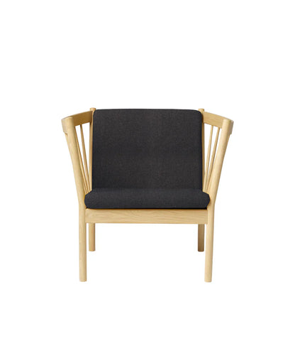 J146 Armchair — Nature Lacquered Oak / Dark Grey
