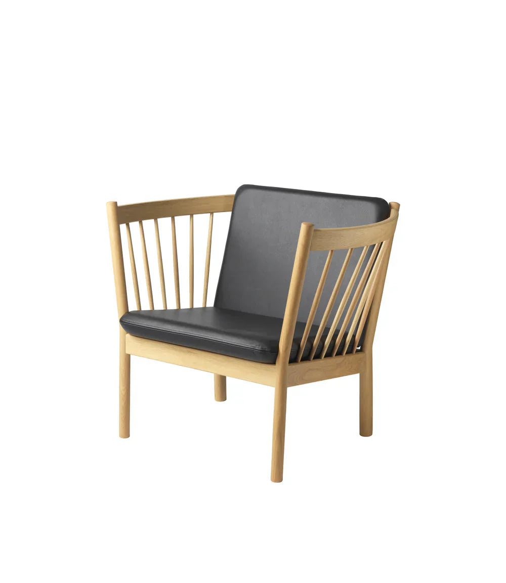 J146 Armchair — Nature Lacquered Oak / Black Leather