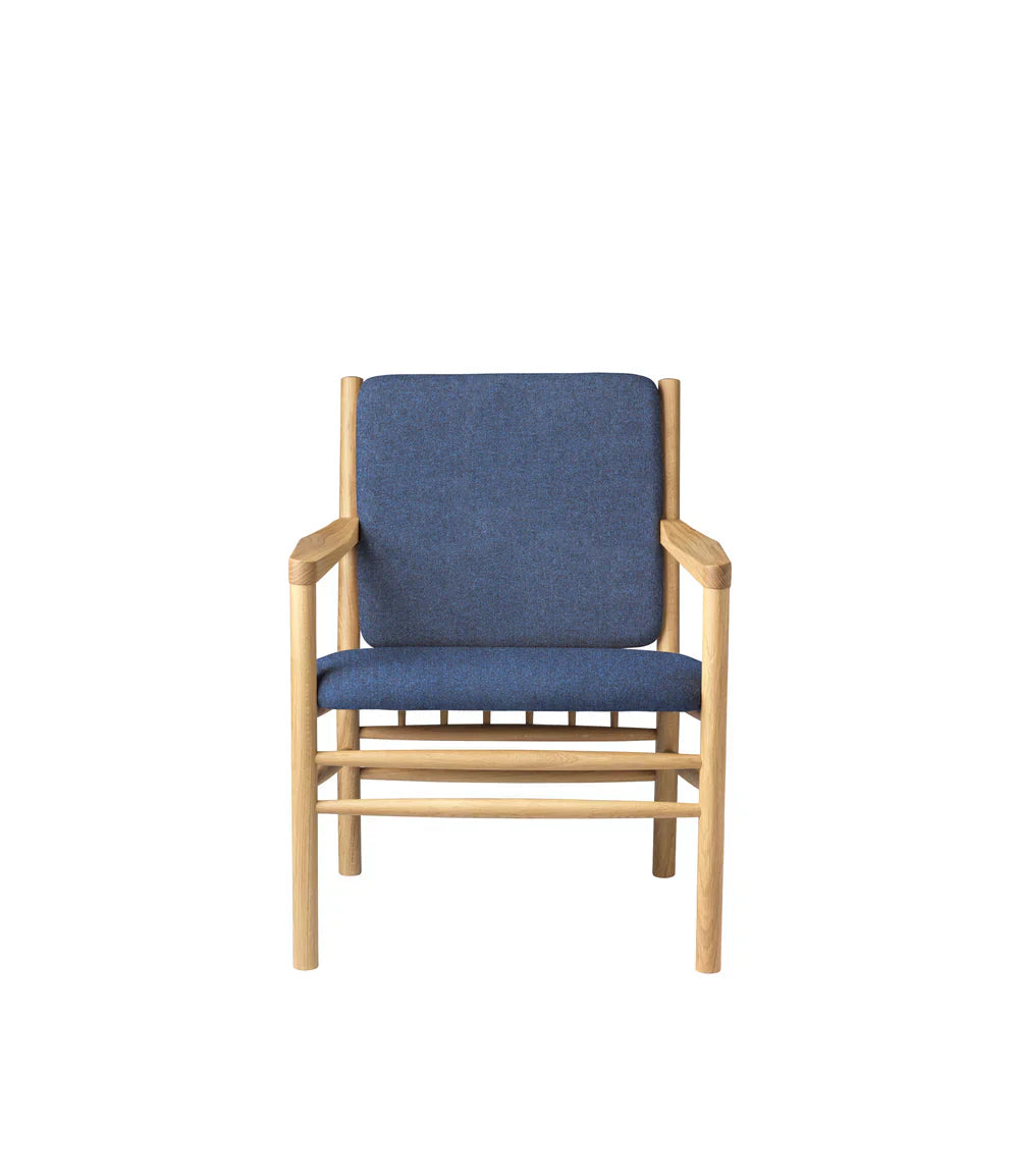 J147 Armchair — Nature Lacquered Oak/Dark Blue