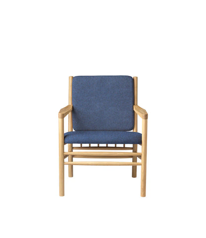J147 Armchair — Nature Lacquered Oak/Dark Blue