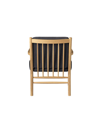 J147 Armchair — Nature Lacquered Oak/Dark Grey