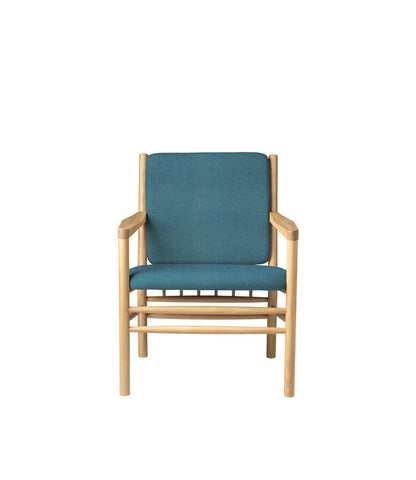 J147 Armchair — Nature Lacquered Oak/Green