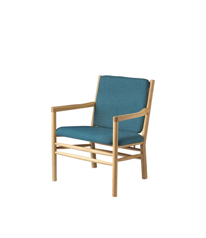 J147 Armchair — Nature Lacquered Oak/Green