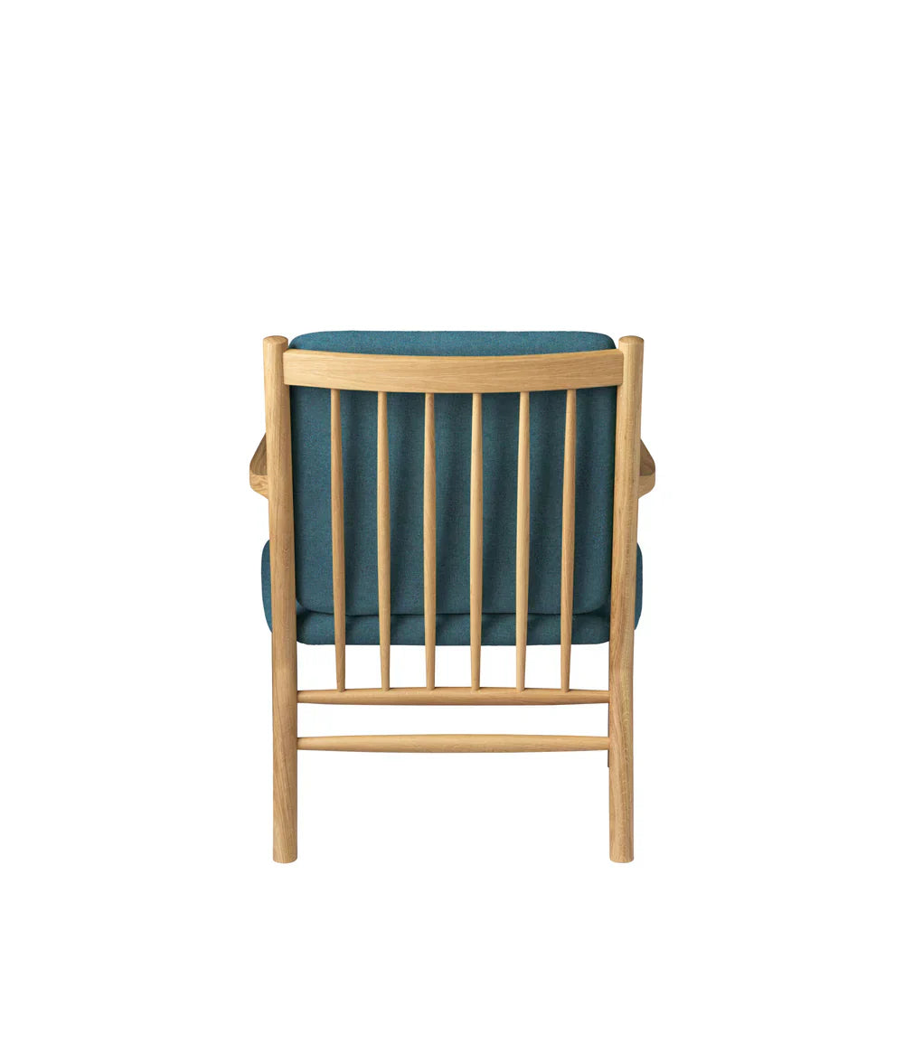 J147 Armchair — Nature Lacquered Oak/Green