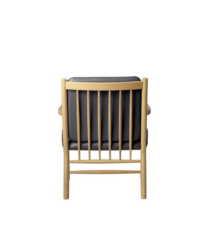 J147 Armchair — Nature Lacquered Oak/Black Leather