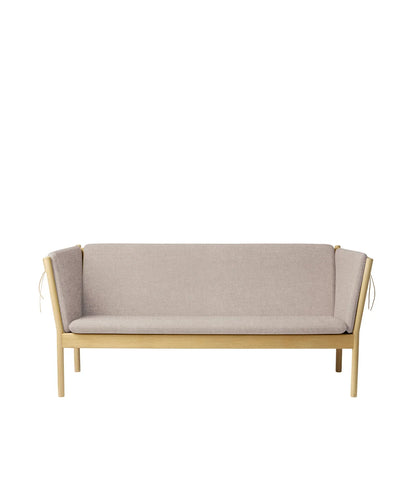 J149 3-Person Sofa — Nature Lacquered Oak/Light Grey