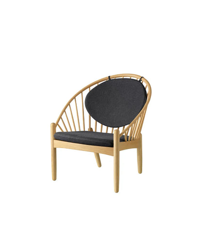 J166 Jørna Chair — Nature Lacquered Oak/Dark Grey