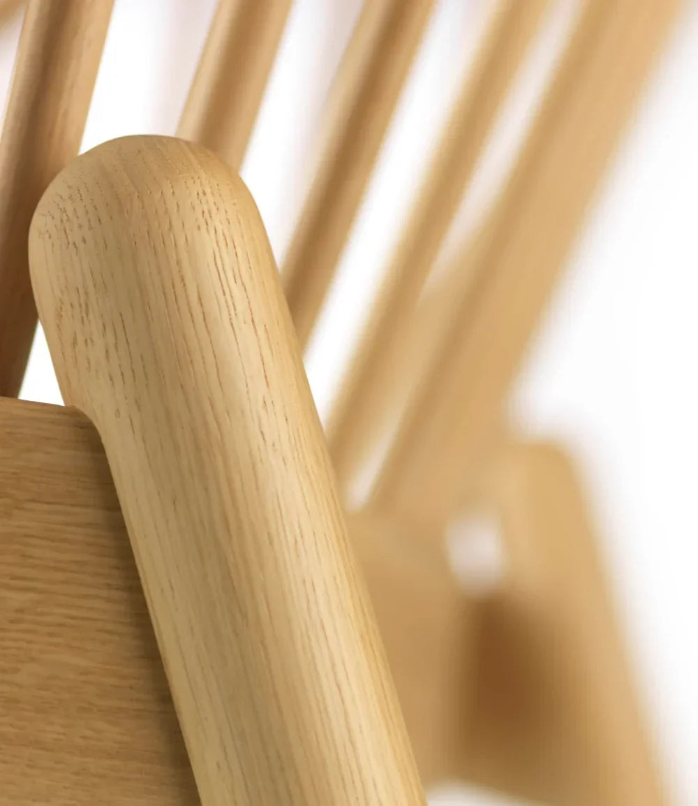 J166 Jørna Chair — Nature Lacquered Oak/Green