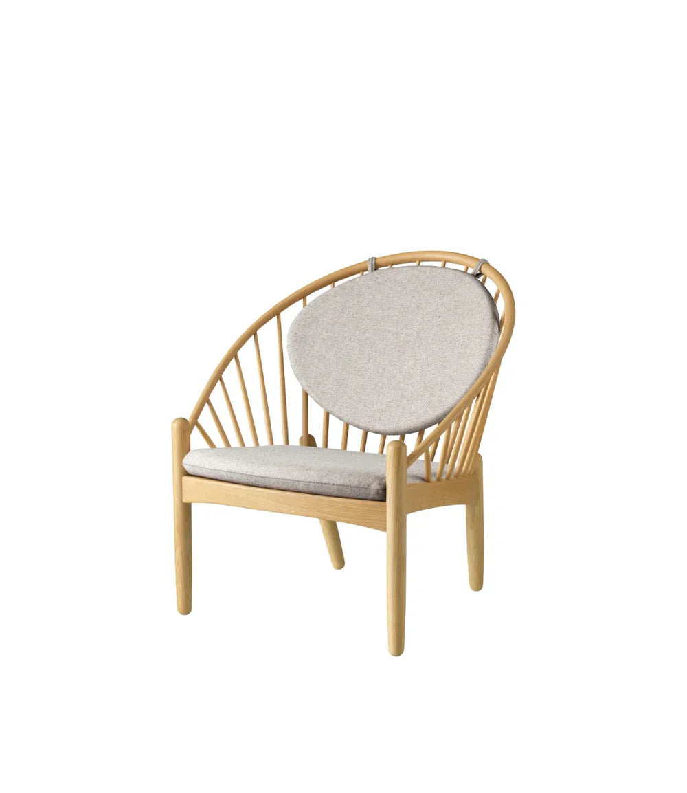 J166 Jørna Chair — Nature Lacquered Oak/Light Grey