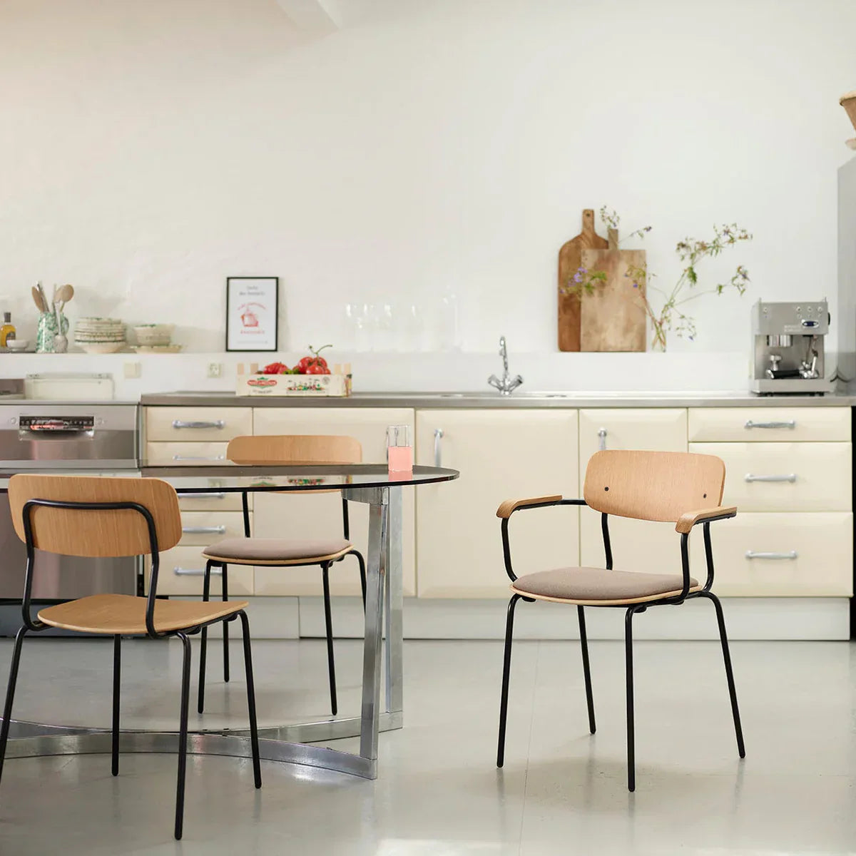 J183 Holmen Stackable Armchair — Steel Black/Taupe