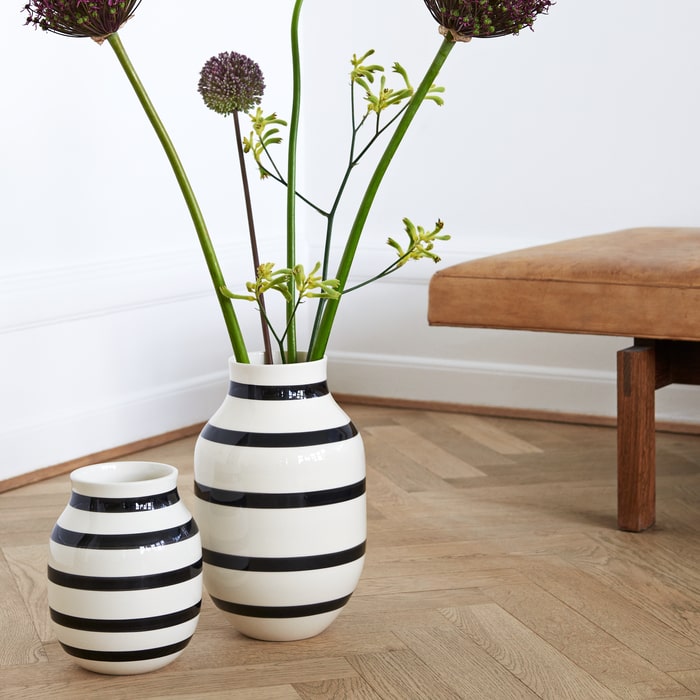 Kähler Omaggio Vase — Black