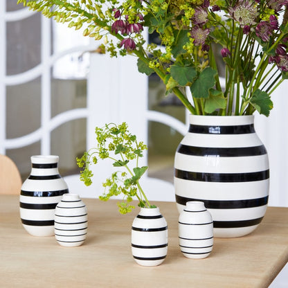 Kähler Omaggio Vase — Black