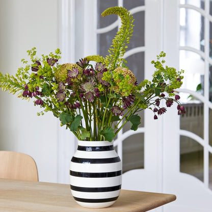 Kähler Omaggio Vase — Black