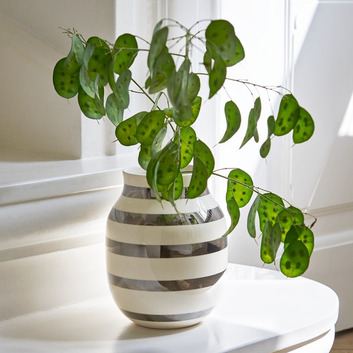 Kähler Omaggio Vase — Silver 7.9"