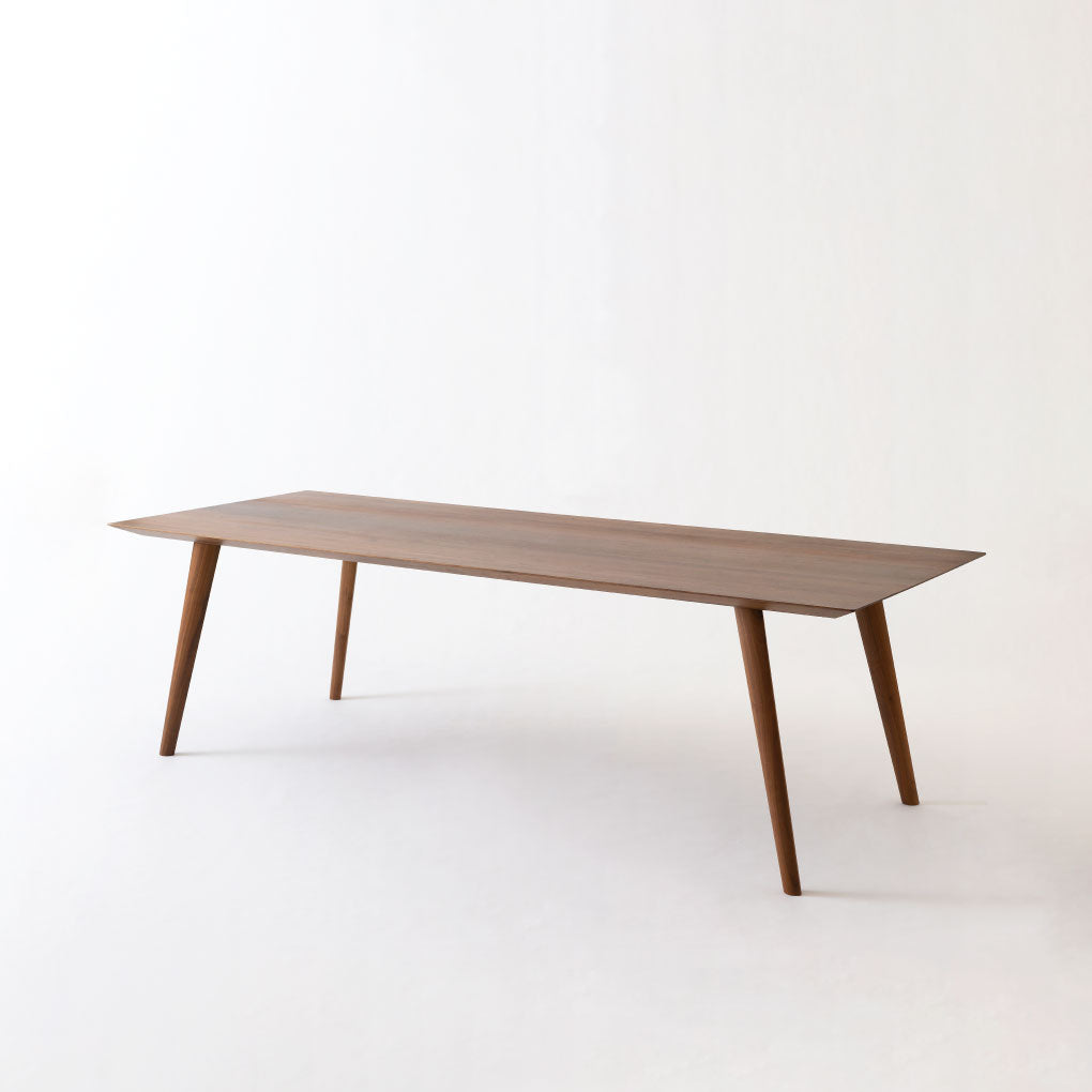 Kumahida Dining Table