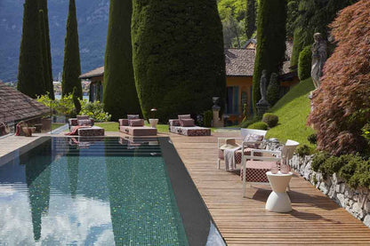 Trix Lounge — Outdoor