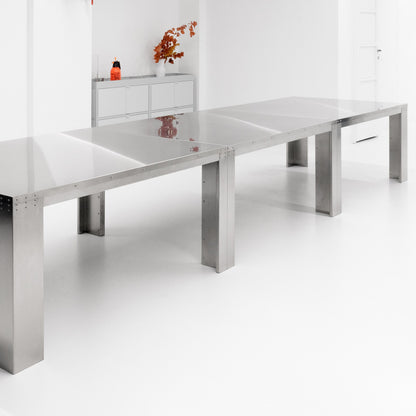 NM21 Dining Table