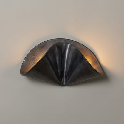 Shado Sconce