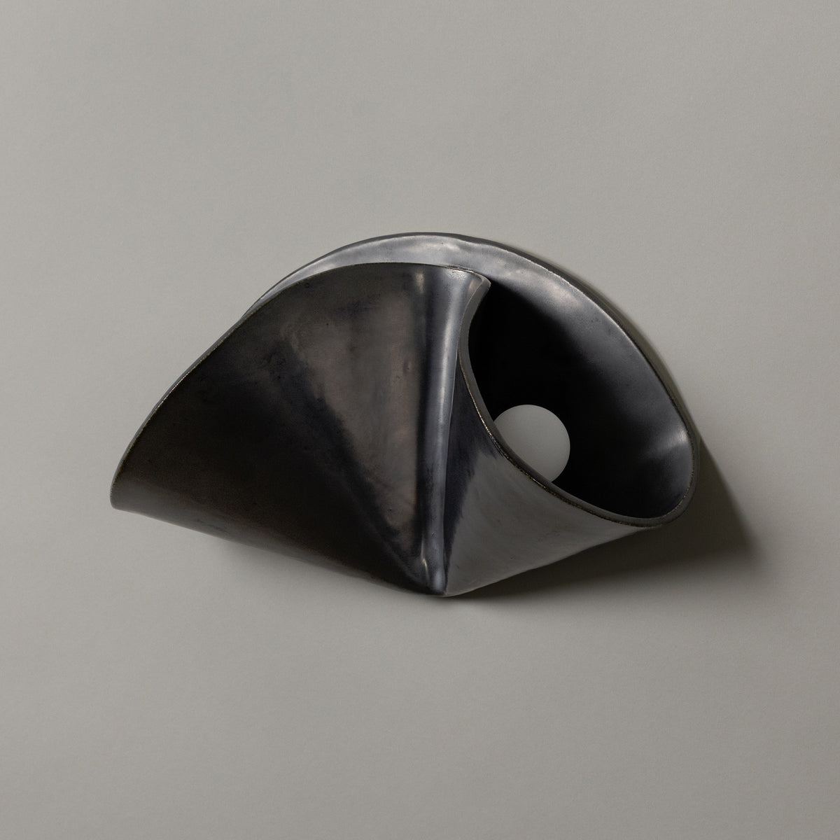 Shado Sconce